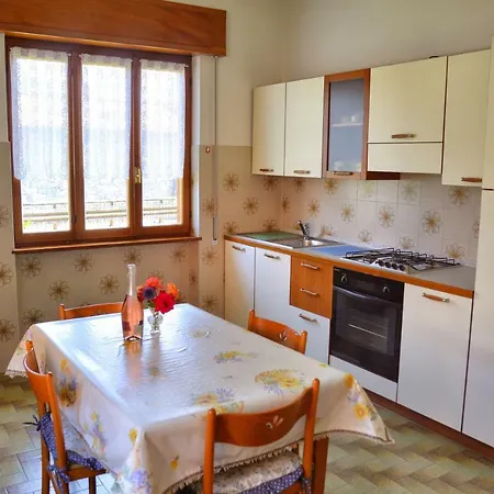 Casa Giardino Fiorito شقة *